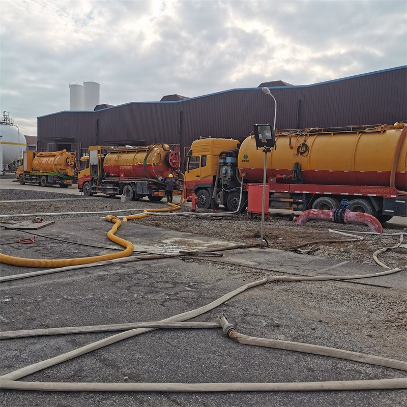 东区污水池清理